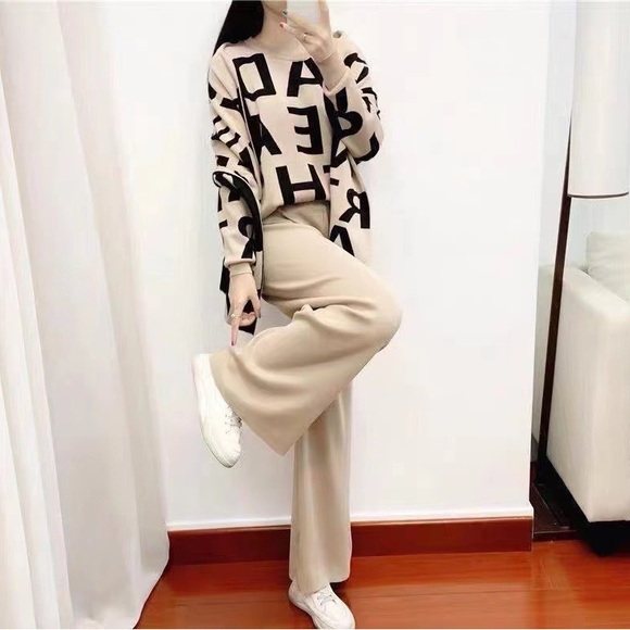 Set Knit Wear - Picture 3 of 3